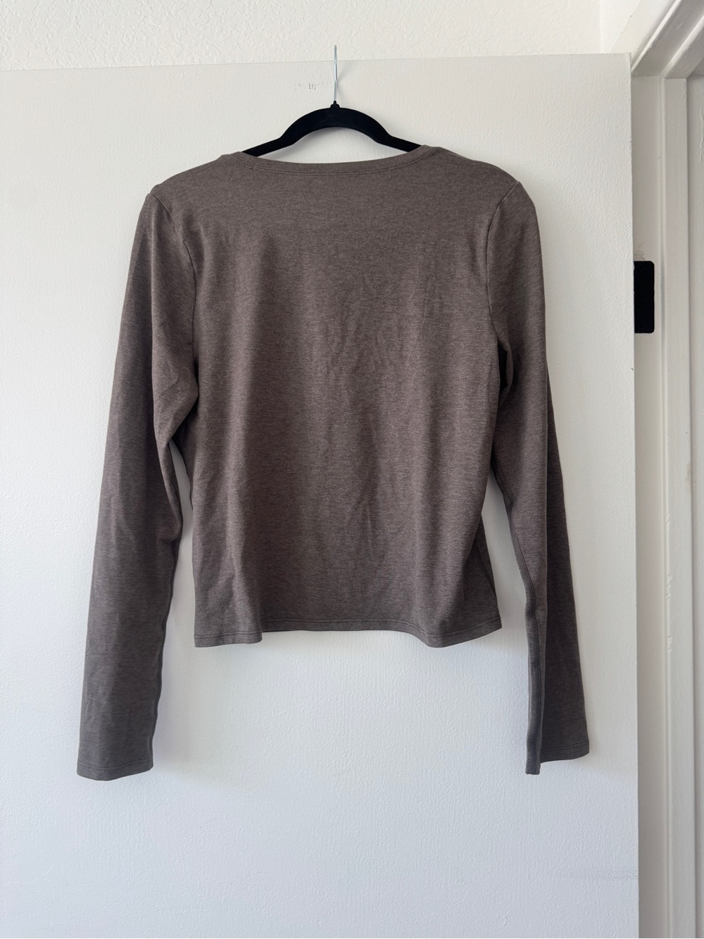 Vuori Halo Essential Scoop Long Sleeve Mocha Heather | DreamKnit™ | Women’s XL - Picture 2 of 9